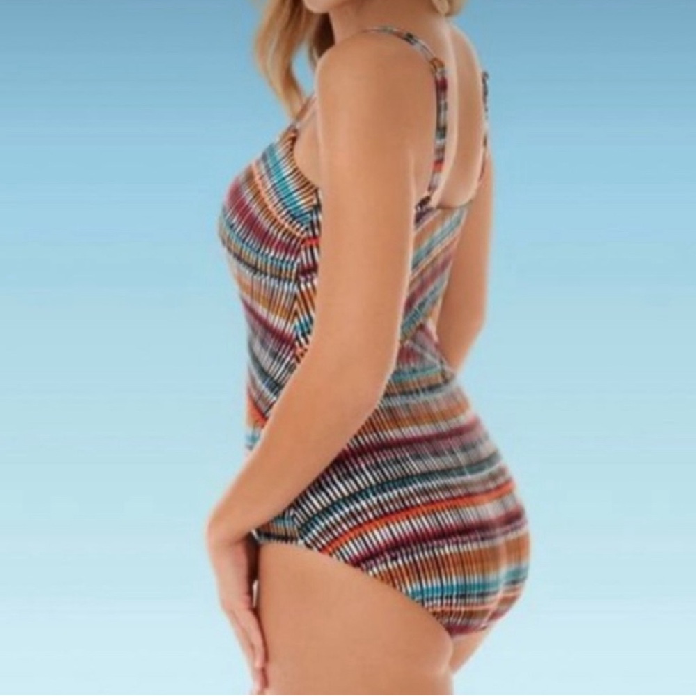 NEW NWT DREAMSUIT Slimming Control Splice Stripe One Piece Swimsuit Multi Blue 8